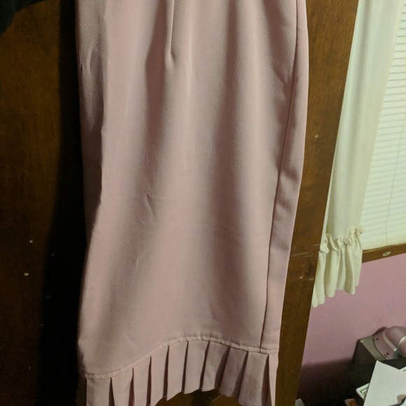 Pink suit - Picture 2 of 2